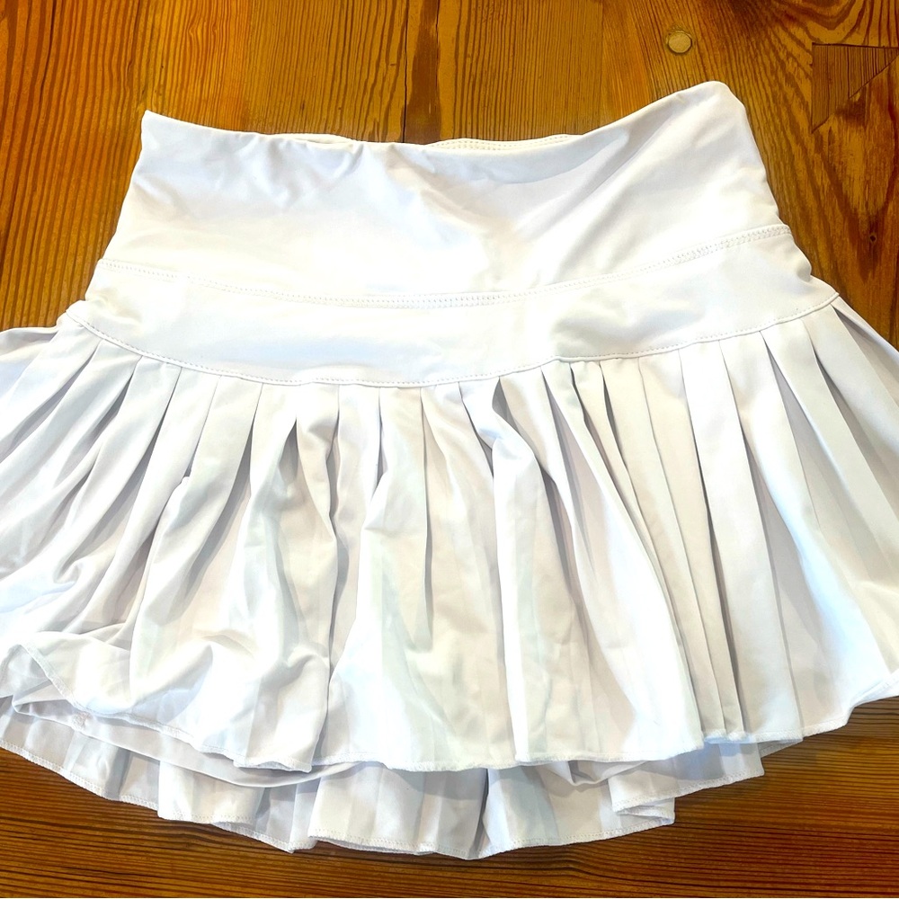 Gold Hinge women’s tennis skirt